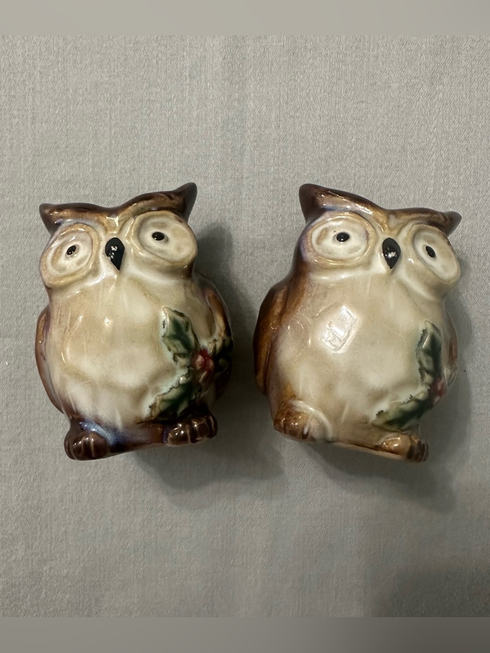 VTG Christmas Ceramic Owl Salt Pepper Shakers Pair Holly Berries Winter Holiday